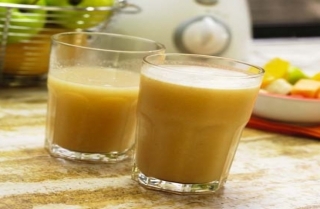 Jugo de manzana y apio